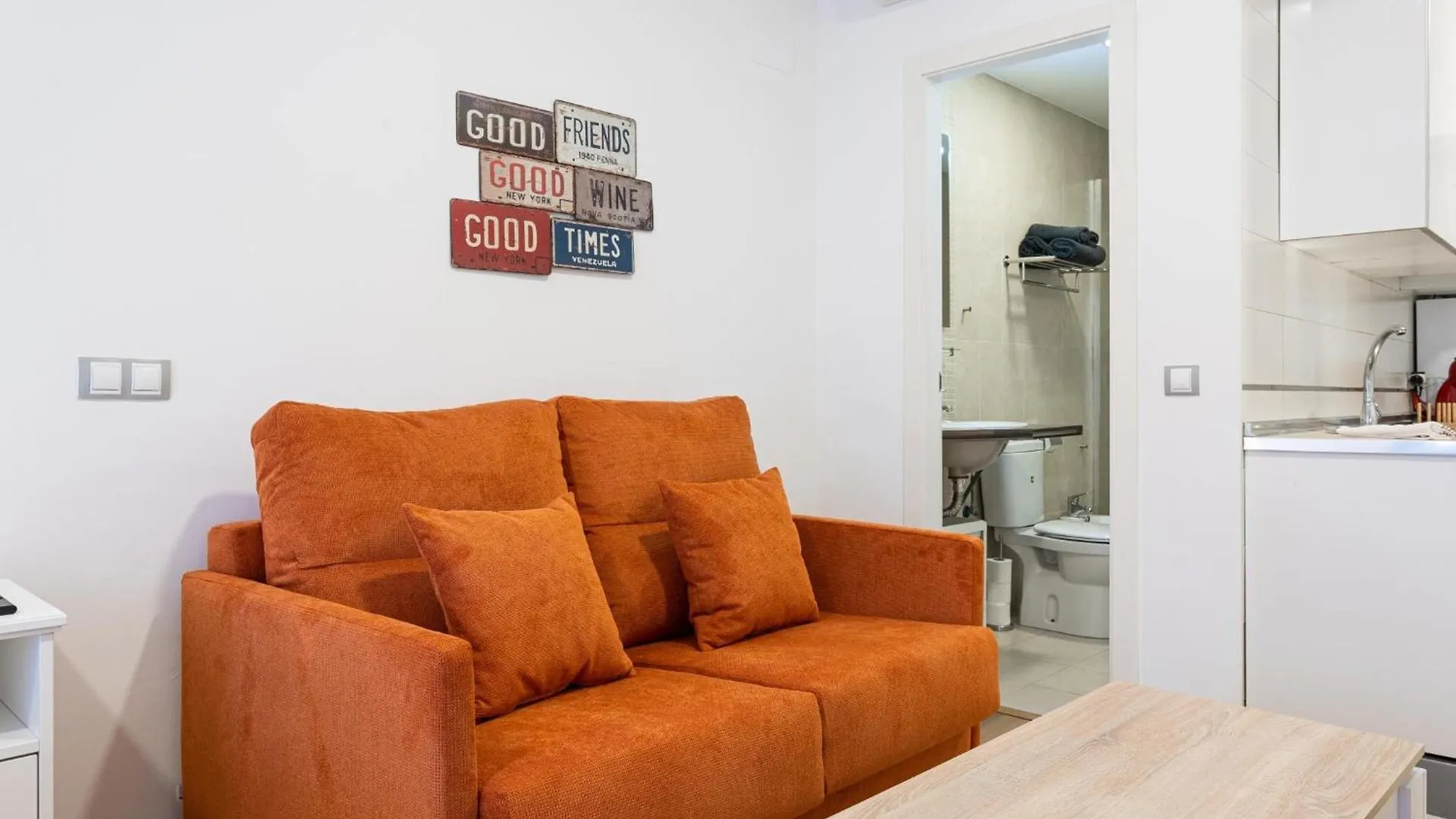 H2M Dos Aceras Loft Ground Floor, Air Conditioning, Wifi Malaga 0*,  Spain